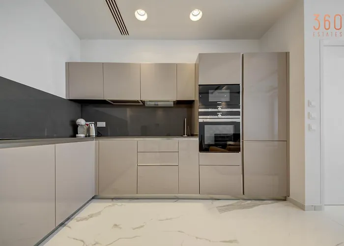 Appartamento 1br On The Tigne Waterfront With Terrace By 360 Estates Sliema